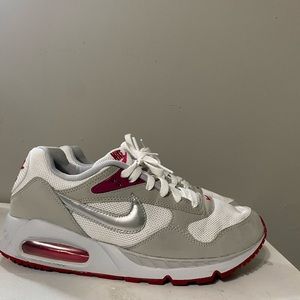 Nike airmax dark pink and white,size 9